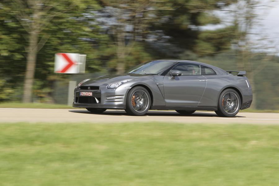  Nissan GT-R 2013 года  (EU) (фото 66 из 69)